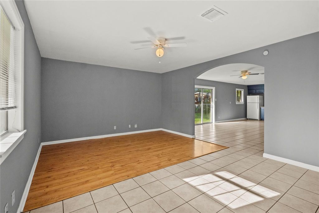 Photo of 206 S Texas Street, Texas City, TX 77591 (MLS # 80793059)