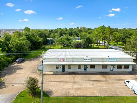 Photo of 8019 W Fm 517 Road W, Dickinson, TX 77539 (MLS # 10067529)