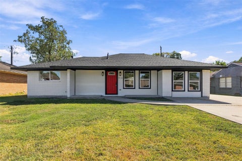 Photo of 914 Gary Avenue, Pasadena, TX 77502 (MLS # 67402945)