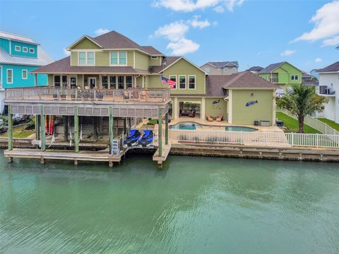Photo of 1522 Windsong Way, Tiki Island, TX 77554 (MLS # 23134048)