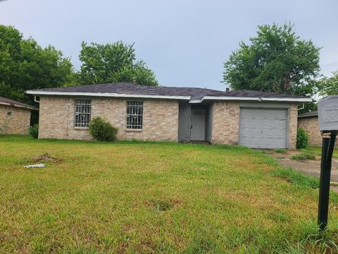 Photo of 12823 Glenhollow Drive, Houston, TX 77048 (MLS # 74182249)