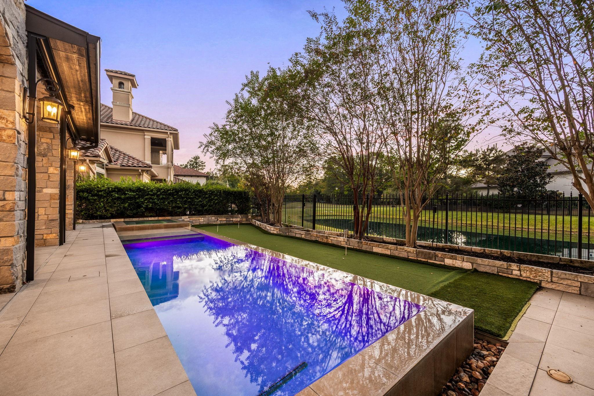 27 Johnathan Landing Court