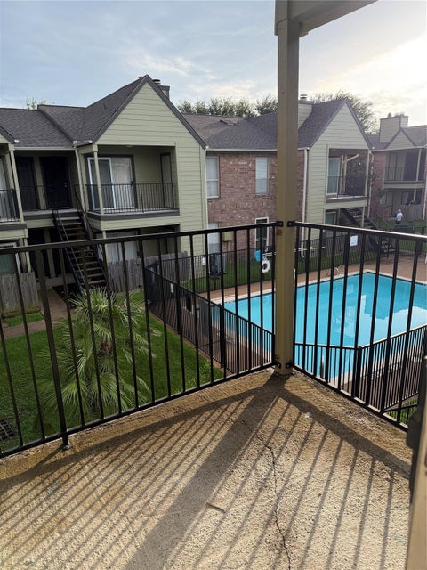 Photo of 18800 Egret Bay Boulevard #500, Webster, TX 77058 (MLS # 56294504)