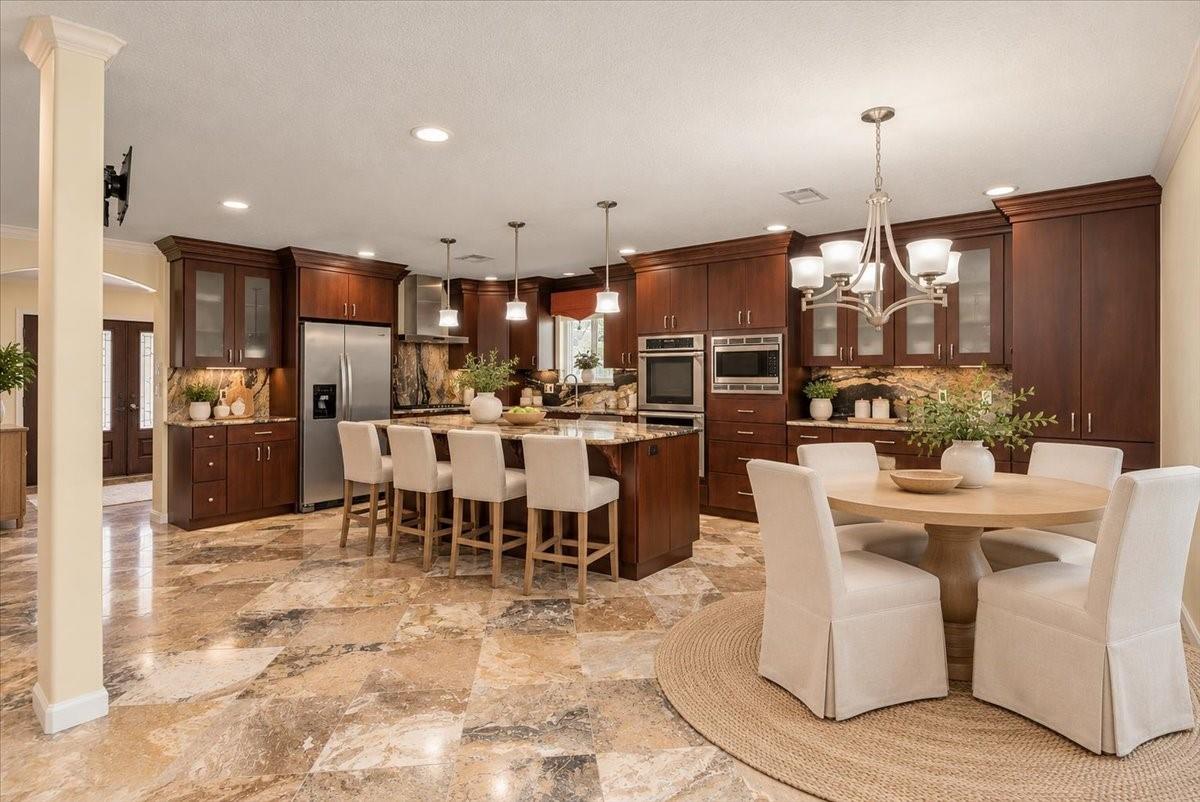 2214 Lakeville Drive