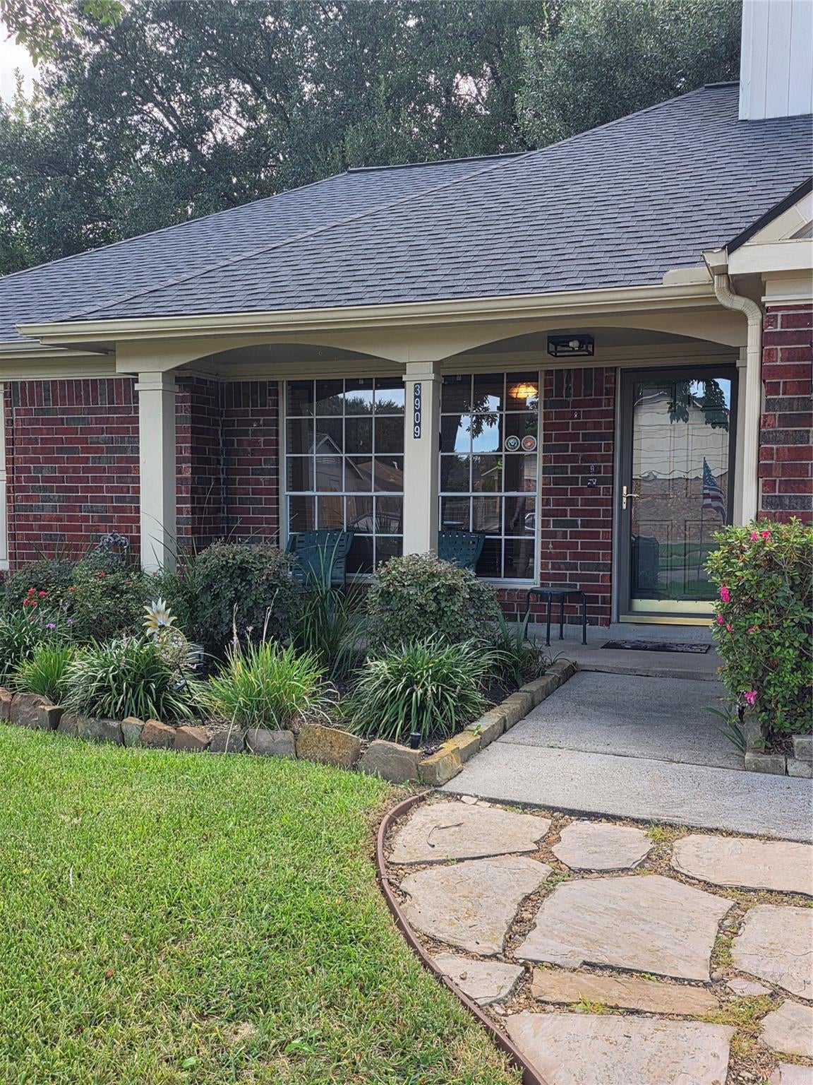 3909 Regency Drive