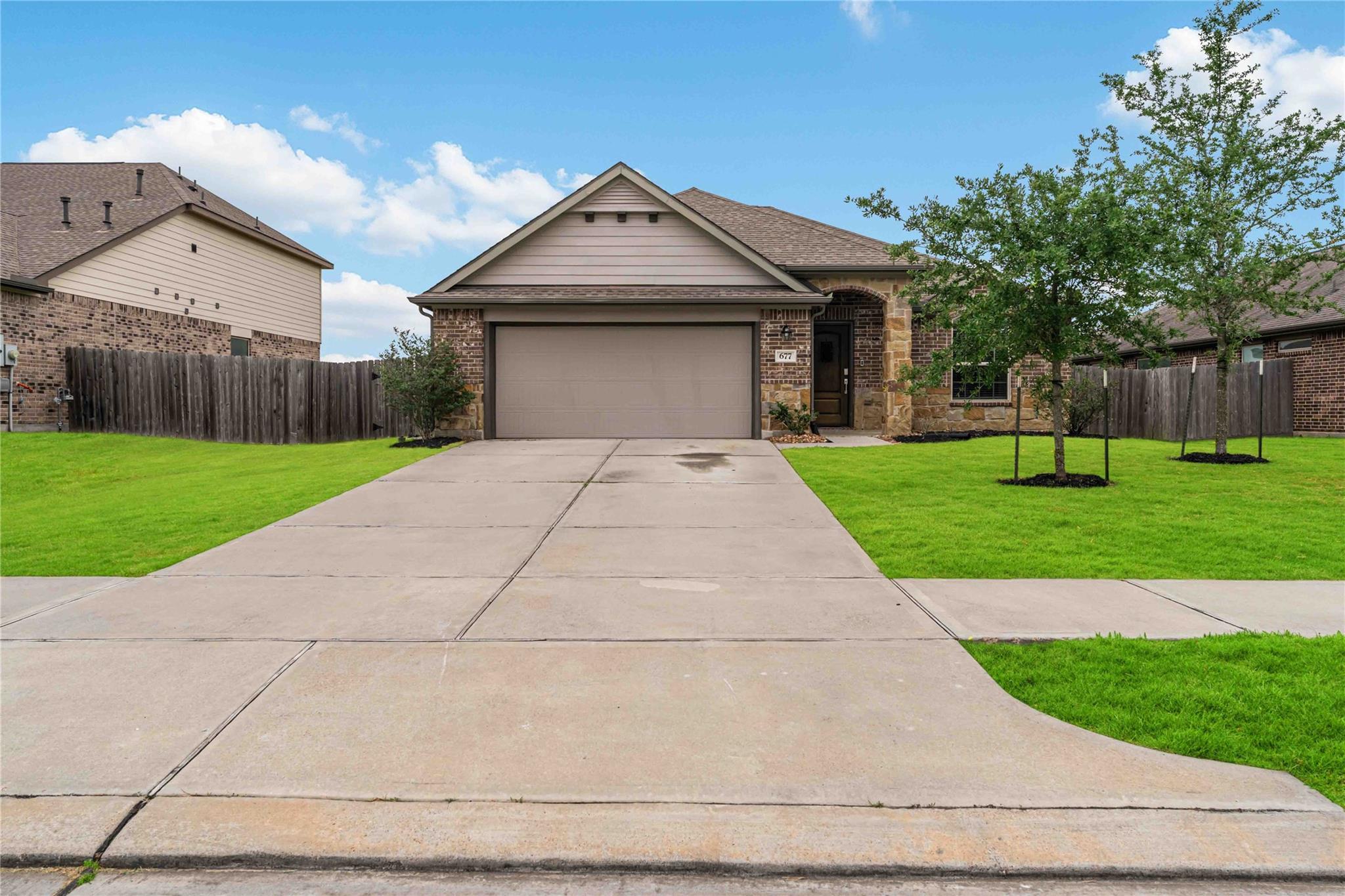 677 Summer Shores Ln, La Marque, TX, 77568