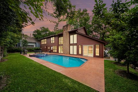 Photo of 1019 Ridgeley Drive, Hillshire Village, TX 77055 (MLS # 48141481)