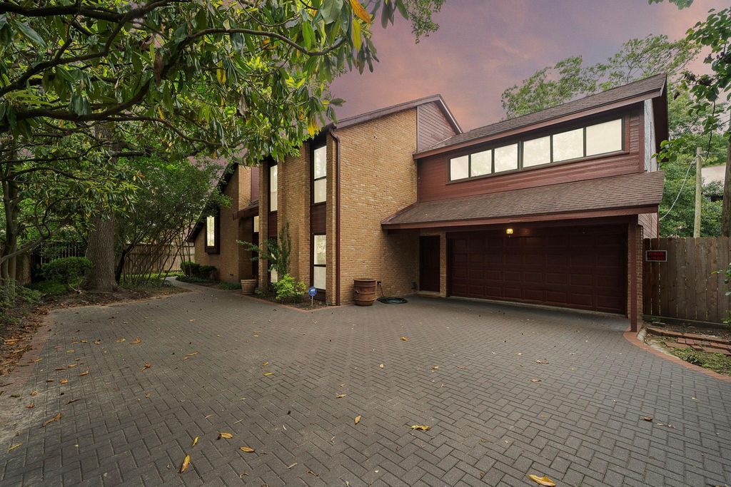 Photo of 1019 Ridgeley Drive, Hillshire Village, TX 77055 (MLS # 48141481)