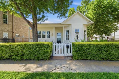 Photo of 1319 Shearn Street, Houston, TX 77007 (MLS # 61688056)