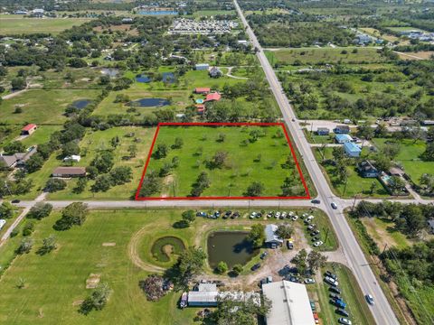 Photo of 939 28th Street, Dickinson, TX 77539 (MLS # 24106844) Photo of 939 28th Street, Dickinson, TX 77539 (MLS # 24106844)