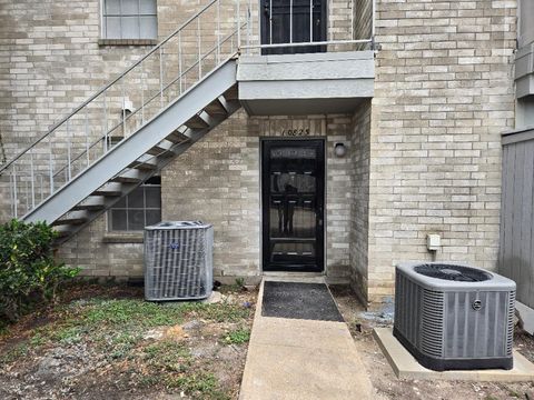Photo of 10823 Braes Bend Drive, Houston, TX 77071 (MLS # 83164265)