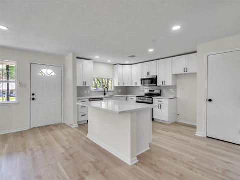 Photo of 215 Sparkling Water Drive, Huffman, TX 77336 (MLS # 97998192)
