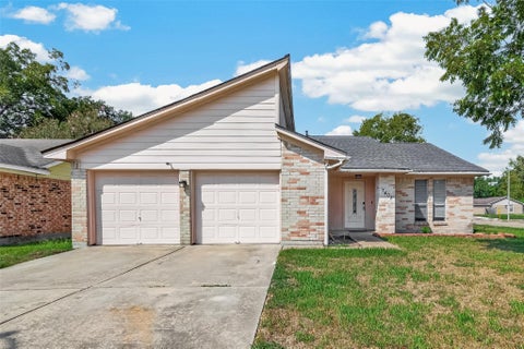 Photo of 7402 Londres Drive, Houston, TX 77083 (MLS # 6185466)