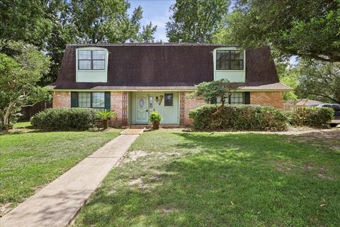 3335 Old Castle Lane Pinehurst TX 77630