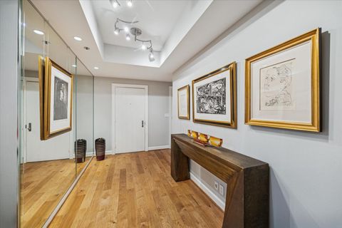 121 N Post Oak Lane 702 Houston TX 77024