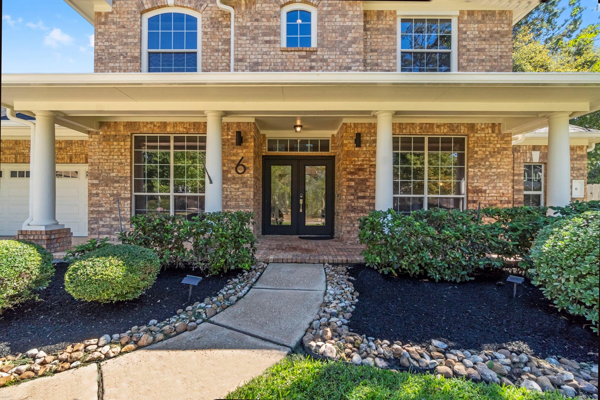 6 Marquise Oaks Place