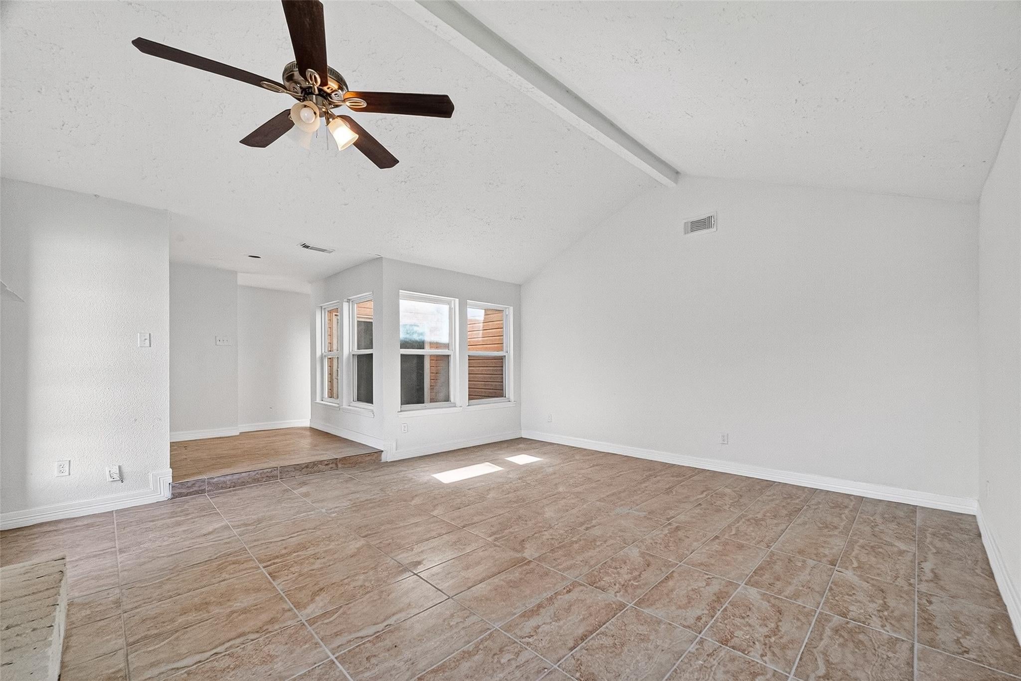 2223 Courtney Ct