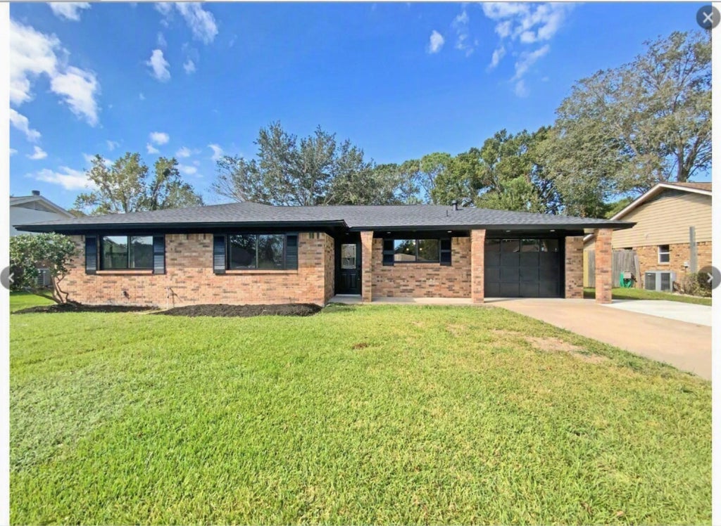 Photo of 610 Marion Lane, West Columbia, TX 77486 (MLS # 53624322)