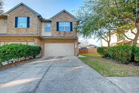 Photo of 243 Drake Run Lane, Dickinson, TX 77539 (MLS # 26155373)