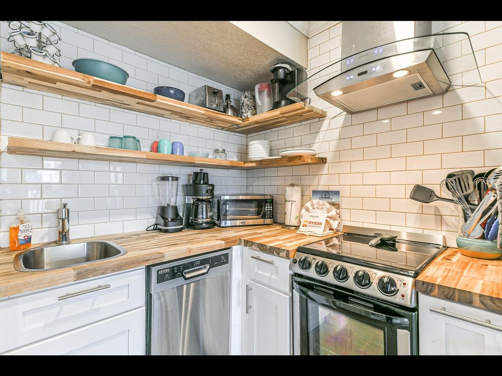 Photo of 6300 Seawall Boulevard Boulevard, Galveston, TX 77551 (MLS # 65294056)