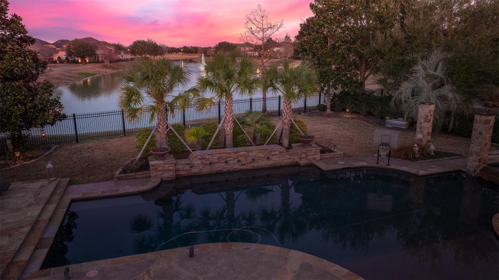 Photo of 10506 Pebblecreek Crossing, Katy, TX 77494 (MLS # 32693089)
