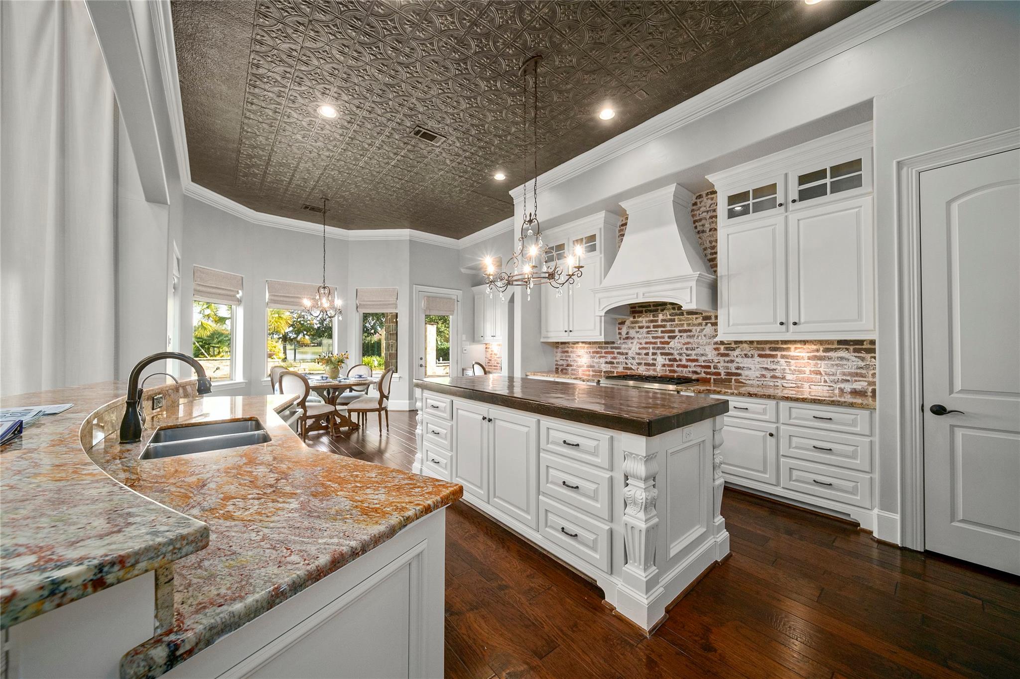 10506 Pebblecreek Crossing