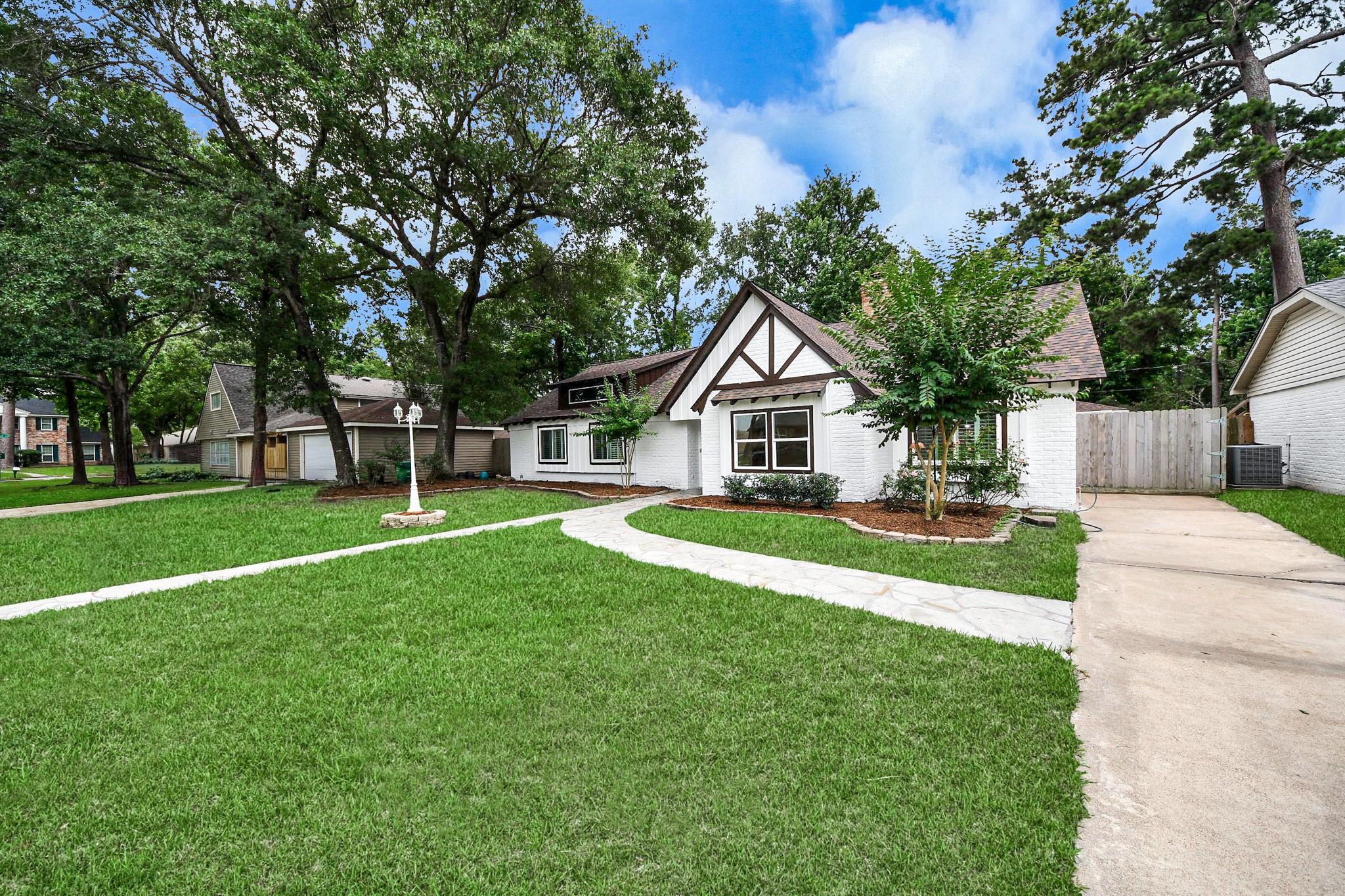 25511 Many Oak Drive