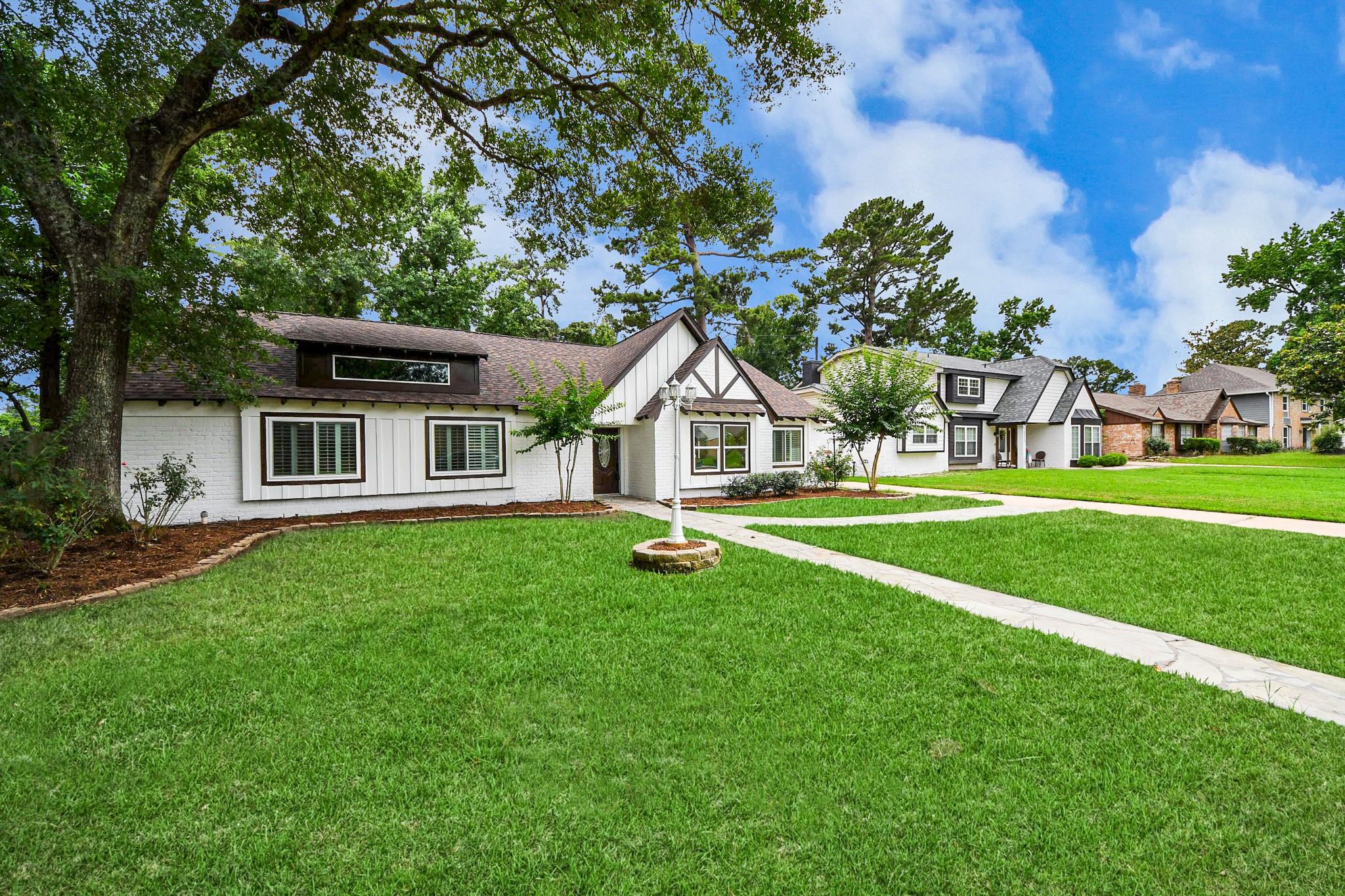 25511 Many Oak Drive