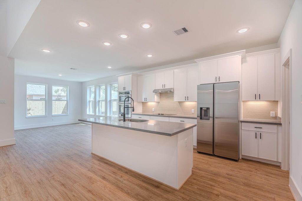 Photo of 3203 Hemingway Drive, Montgomery, TX 77356 (MLS # 85820989)