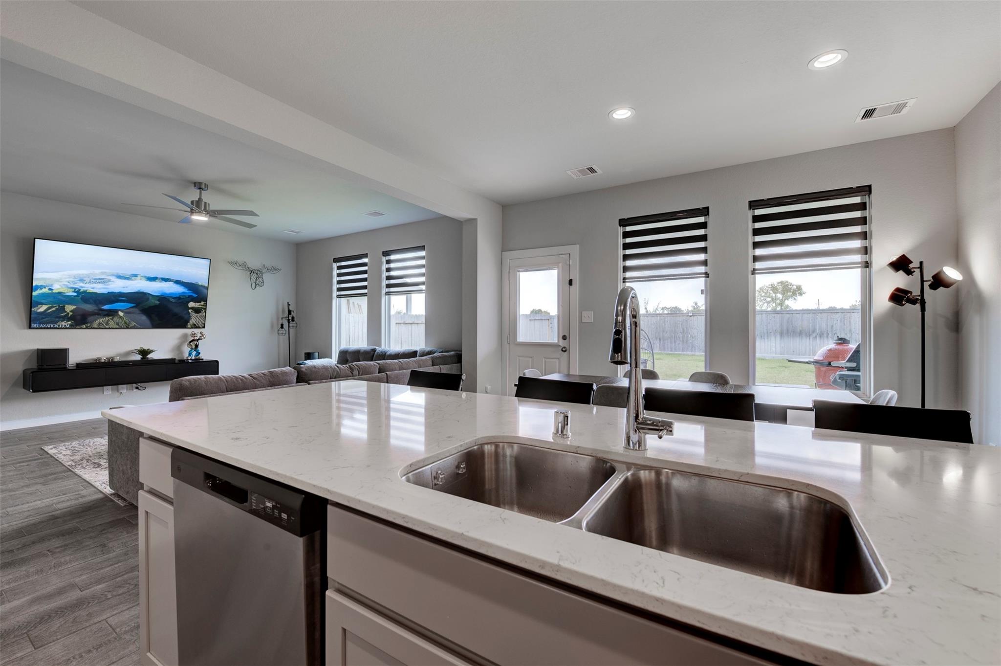 Houston, Texas 77084, United States, 3 Bedrooms Bedrooms, ,3 BathroomsBathrooms,Residential,Active,214332