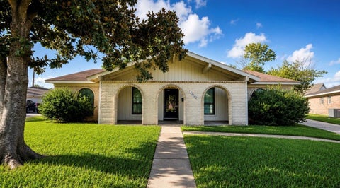 Photo of 10358 Sageplum Drive, Houston, TX 77089 (MLS # 35556633)