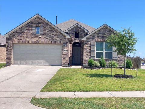 Photo of 4219 W Bayou Maison Circle, Dickinson, TX 77539 (MLS # 48692464)