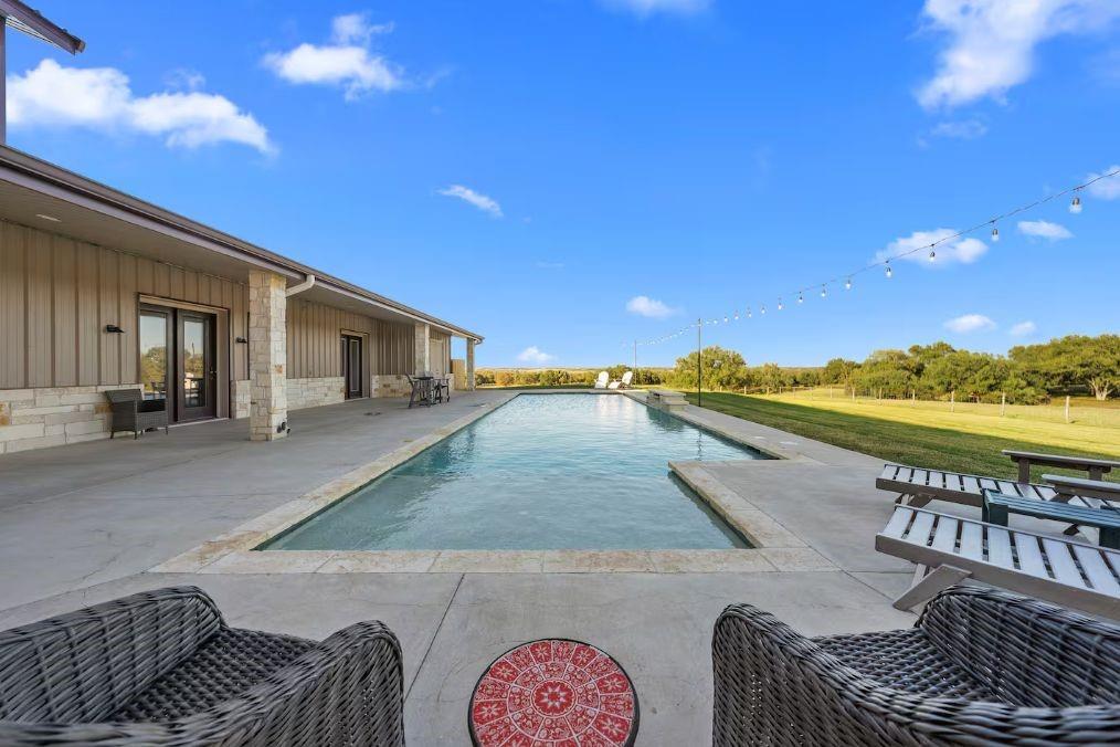 395-452 County Road 470