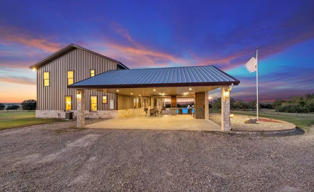 395-452 County Road 470