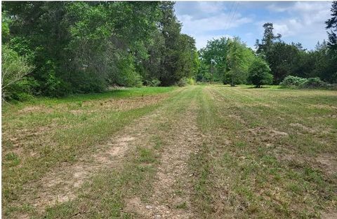 Vacant Land For Sale - 7538 Magnolia Lane<br/> Austin County, New Ulm, TX 78950