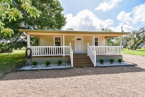 Photo of 1678 Bayview Drive, Palacios, TX 77465 (MLS # 60160824)