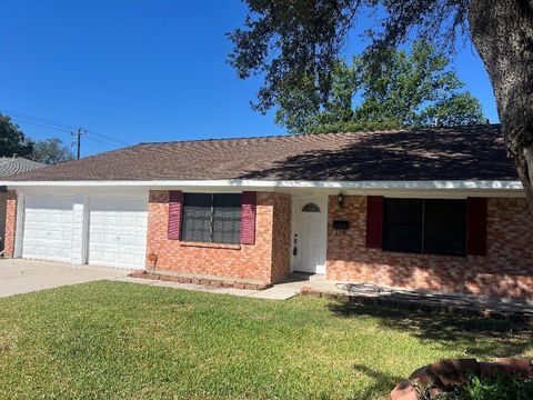 Photo of 1104 E 13th Street, Deer Park, TX 77536 (MLS # 80033191)