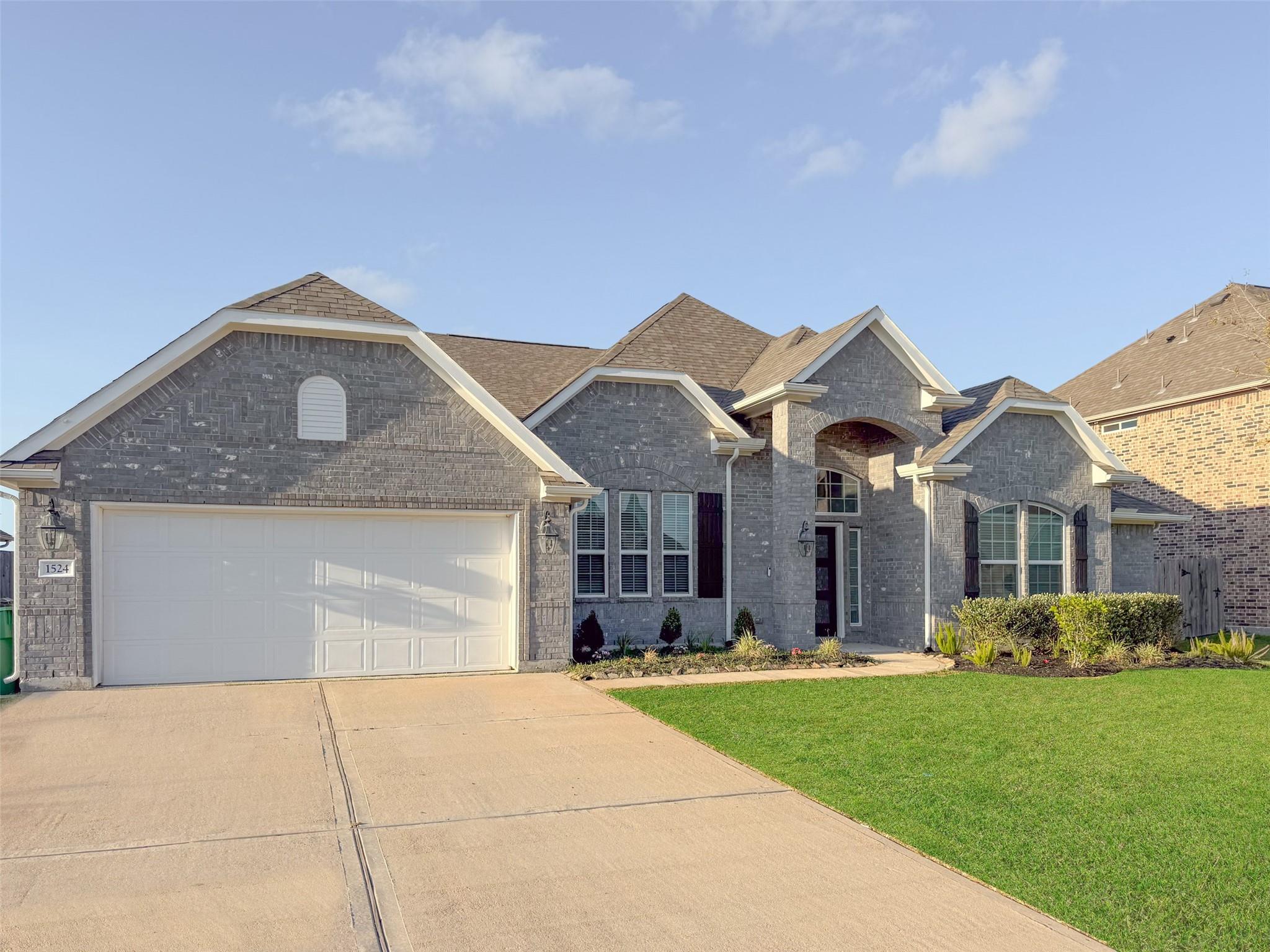1524 N Blue Bonnet Lane