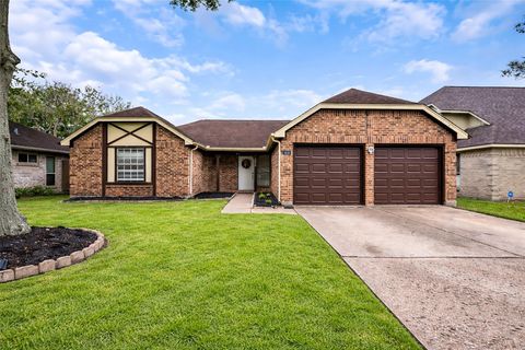 Photo of 3816 Cottonwood Drive, La Porte, TX 77571 (MLS # 74671570)