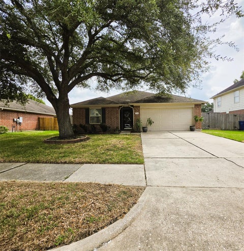 Photo of 7906 Sundance Court, Baytown, TX 77521 (MLS # 47574558)