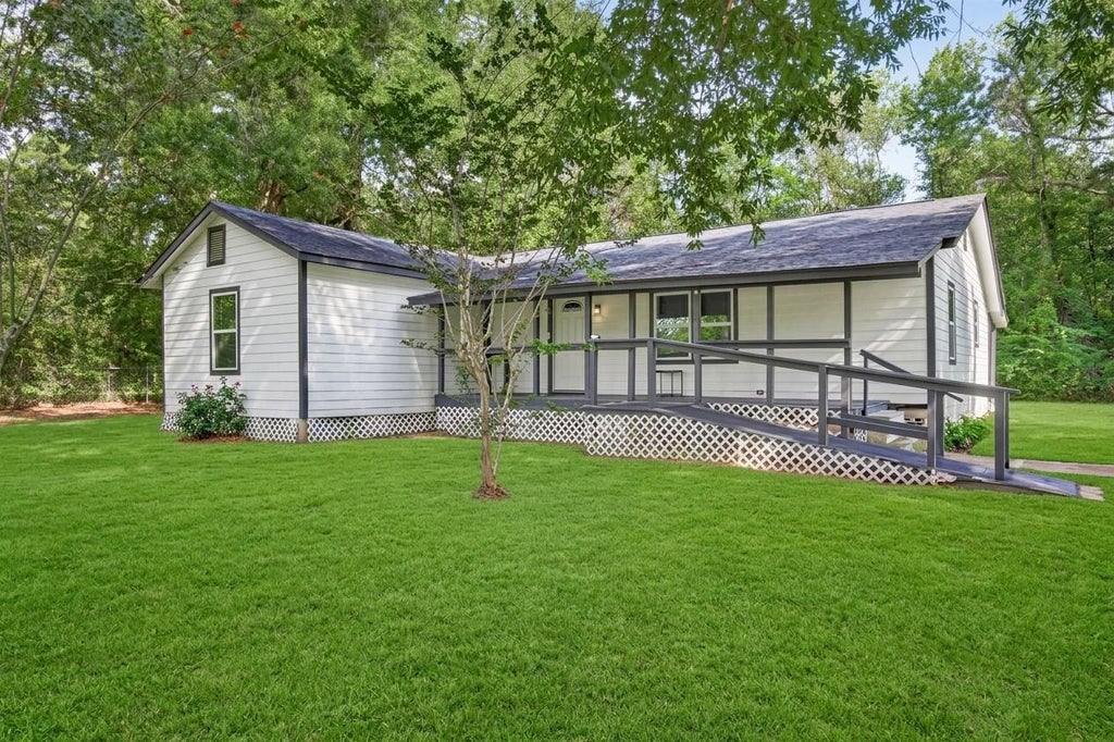 Photo of 17073 Oak Grove Ln LN, New Caney, TX 77357 (MLS # 19208349)