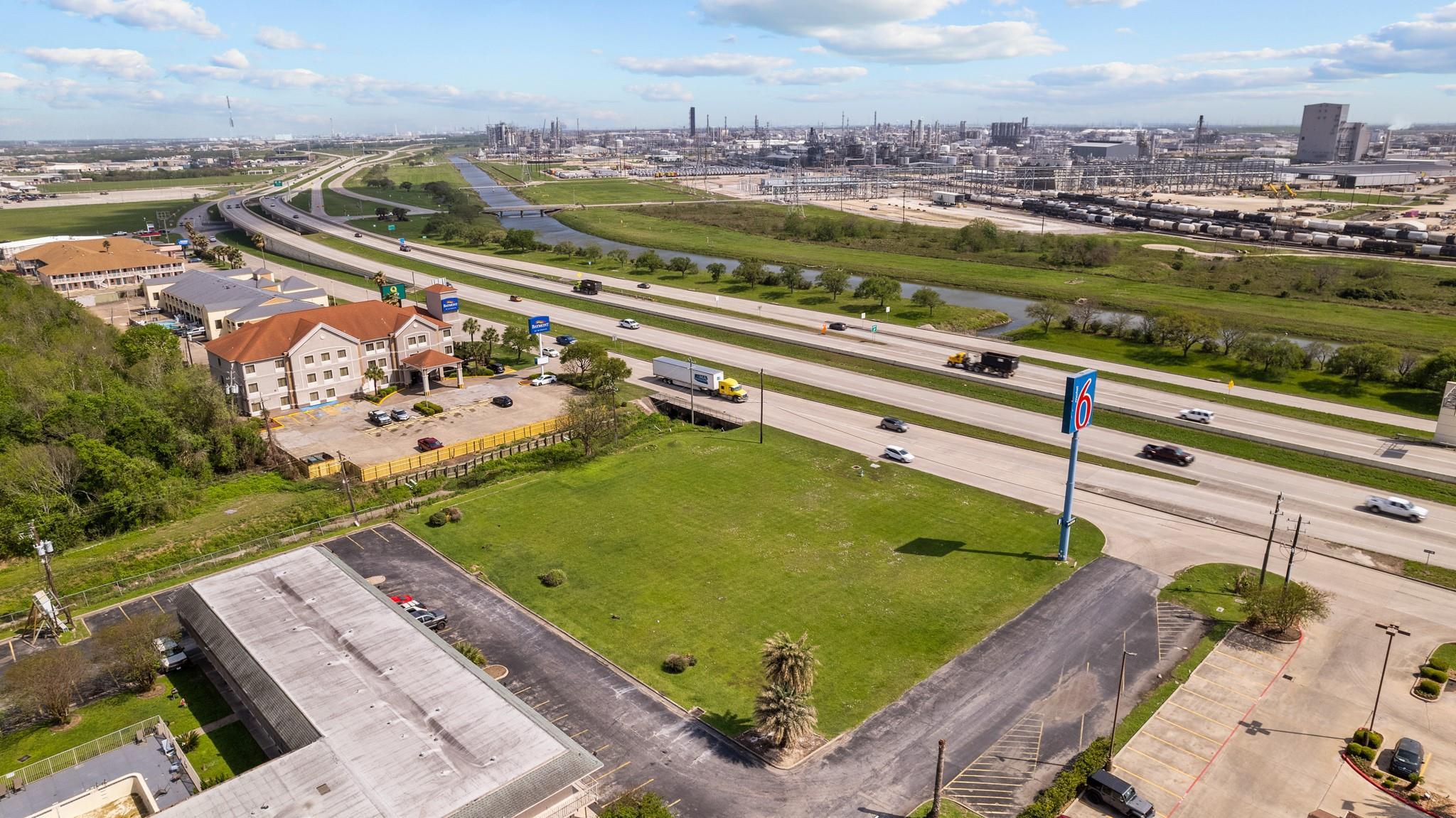 1000 Highway 332