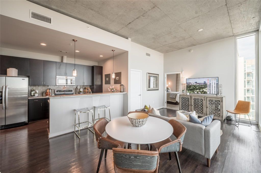 Photo of 5927 Almeda Road #21502, Houston, TX 77004 (MLS # 31035588)