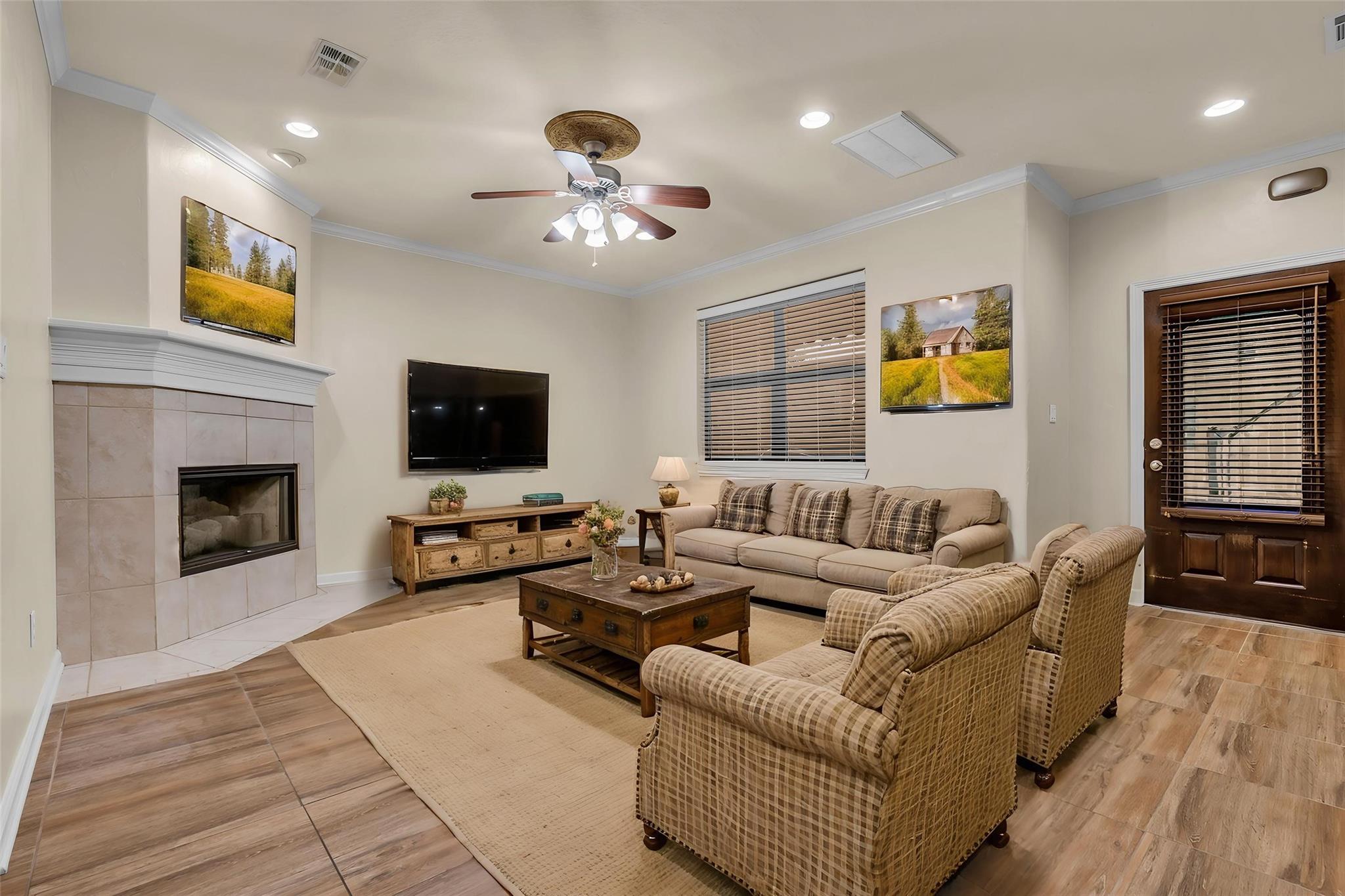 1898 Longmire Road 5