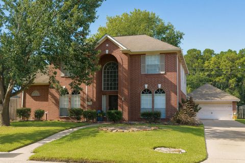 Photo of 3306 Elmcrest Drive, Houston, TX 77088 (MLS # 74212261)