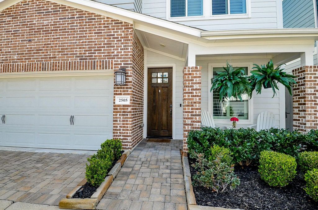 Photo of 2505 Swang Place, Houston, TX 77008 (MLS # 91772185)