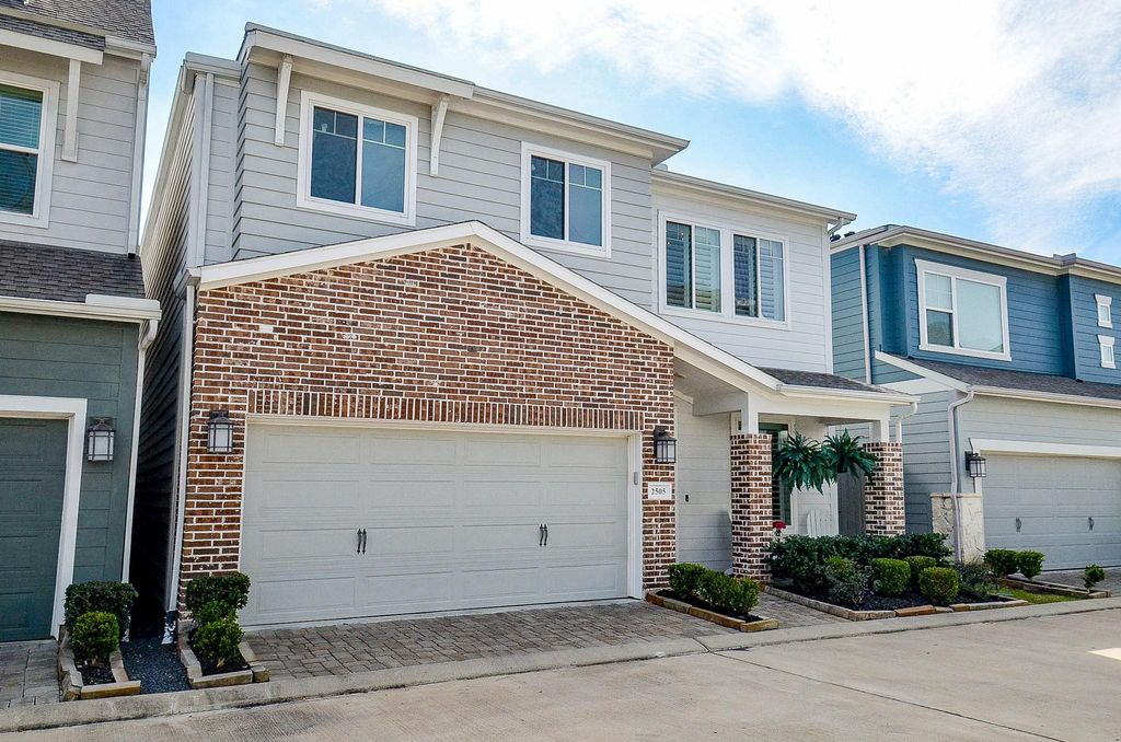 Photo of 2505 Swang Place, Houston, TX 77008 (MLS # 91772185)