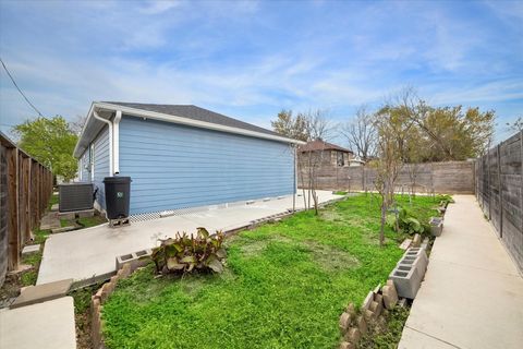 Tiny photo for 2219 Mckee Street, Houston, TX 77009 (MLS # 27091092)