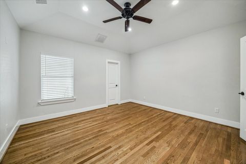 Tiny photo for 2219 Mckee Street, Houston, TX 77009 (MLS # 27091092)