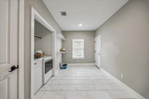 Tiny photo for 2219 Mckee Street, Houston, TX 77009 (MLS # 27091092)